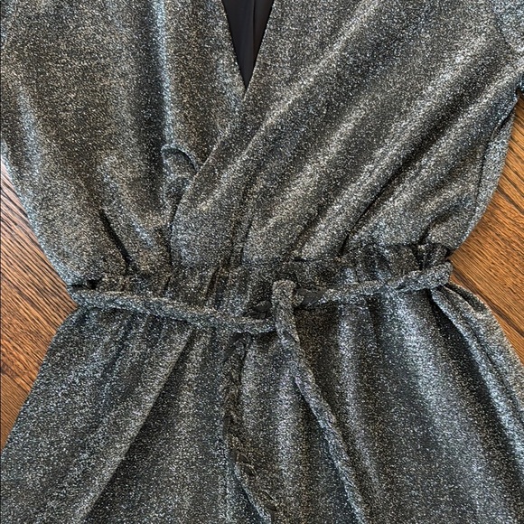 Storia Women’s Large Metallic Gray Silver Jumpsuit w Waist Tie - Picture 3 of 7